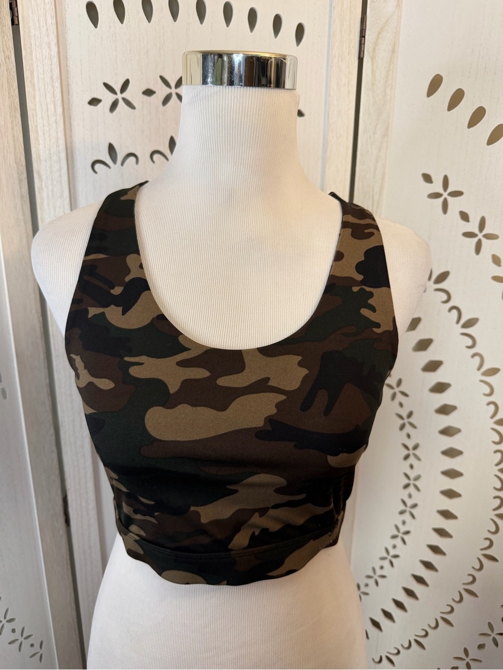 Camo Scoop Neck Cropped Tank Top Sports Bra
